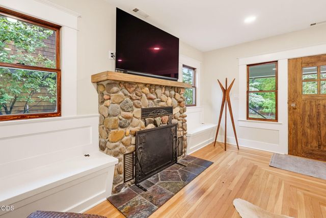762 B Street, Ashland, OR 97520