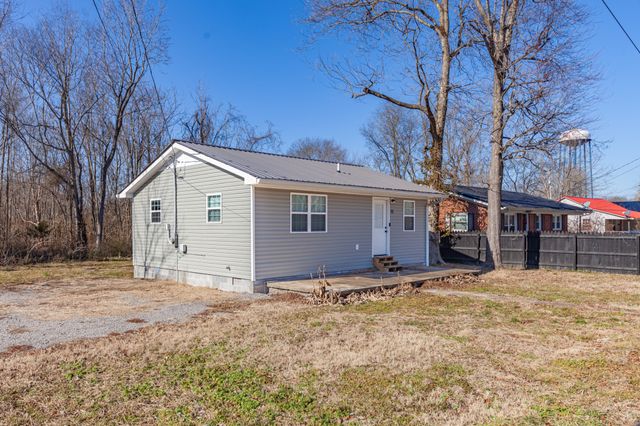 222 N Pine St, Hohenwald, TN 38462