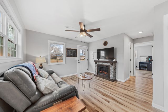 222 N Pine St, Hohenwald, TN 38462