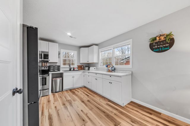 222 N Pine St, Hohenwald, TN 38462