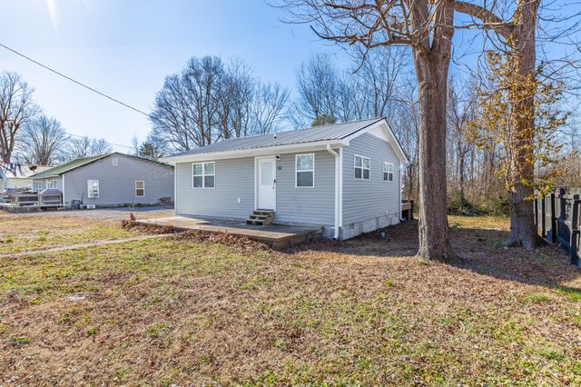 222 N Pine St, Hohenwald, TN 38462