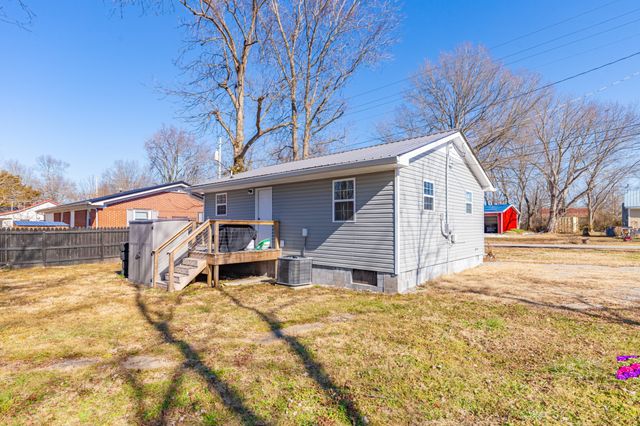 222 N Pine St, Hohenwald, TN 38462