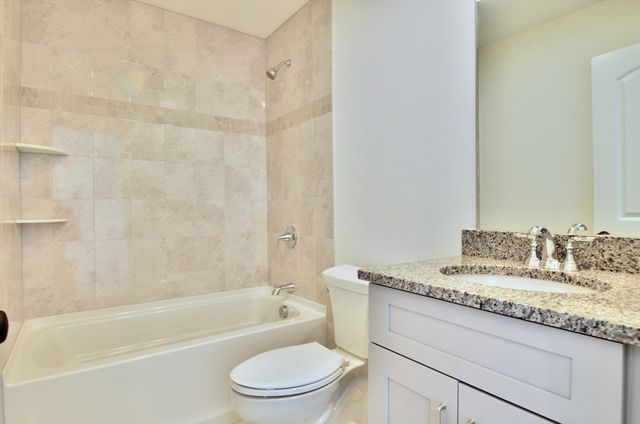 22D Crownshield 22D, Uxbridge, MA 01569