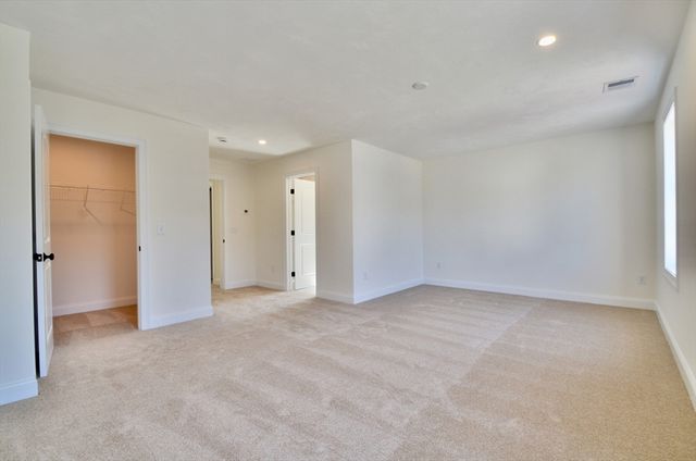 22D Crownshield 22D, Uxbridge, MA 01569