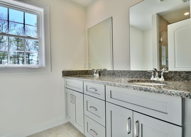 22D Crownshield 22D, Uxbridge, MA 01569