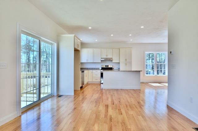 22D Crownshield 22D, Uxbridge, MA 01569
