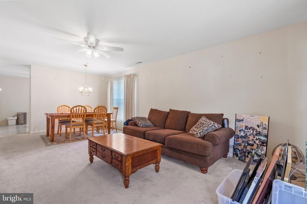 26 CARRIAGE STOP DR, Berlin, NJ 08009