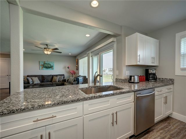 230 Cut Off 126, Port Aransas, TX 78373