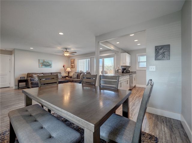 230 Cut Off 126, Port Aransas, TX 78373