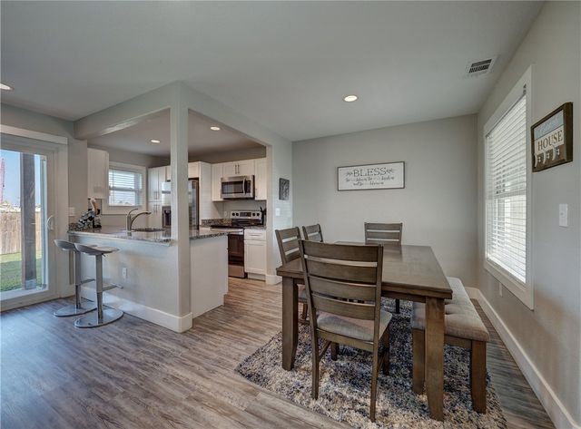 230 Cut Off 126, Port Aransas, TX 78373