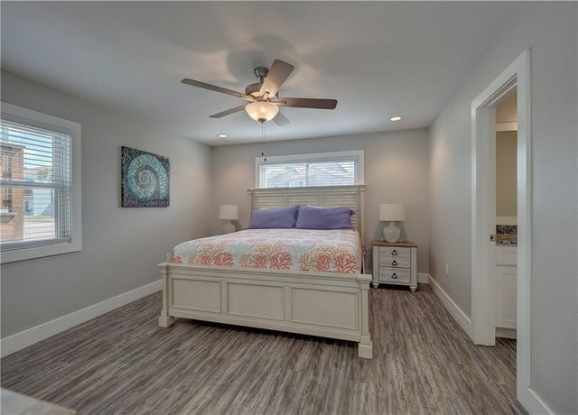 230 Cut Off 126, Port Aransas, TX 78373