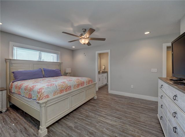 230 Cut Off 126, Port Aransas, TX 78373