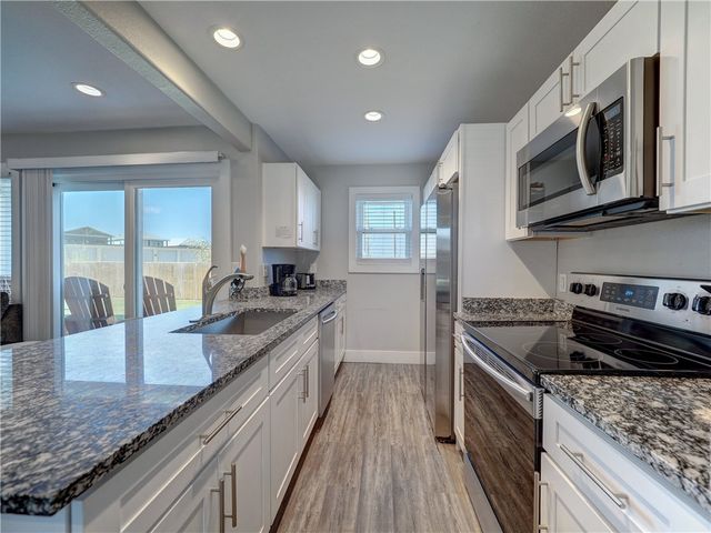 230 Cut Off 126, Port Aransas, TX 78373