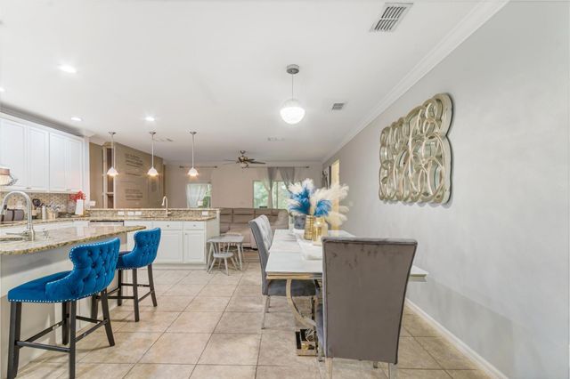 6102 NW Painted Bunting Court, Port St Lucie, FL 34986