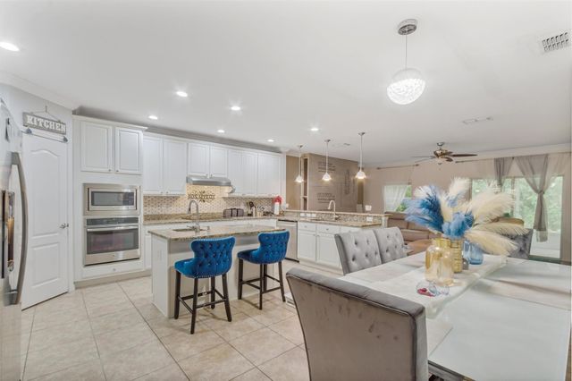 6102 NW Painted Bunting Court, Port St Lucie, FL 34986