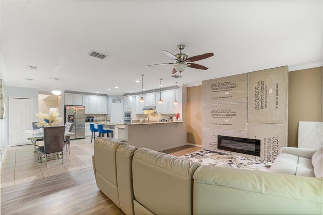 6102 NW Painted Bunting Court, Port St Lucie, FL 34986