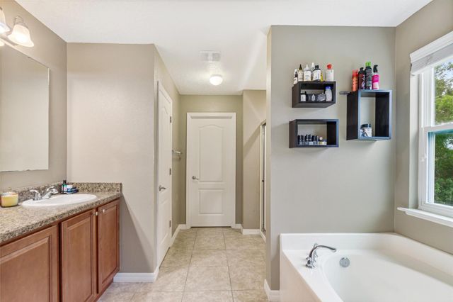 6102 NW Painted Bunting Court, Port St Lucie, FL 34986