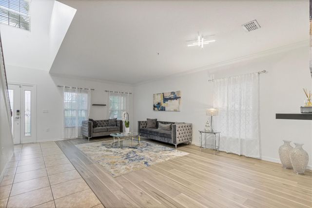 6102 NW Painted Bunting Court, Port St Lucie, FL 34986