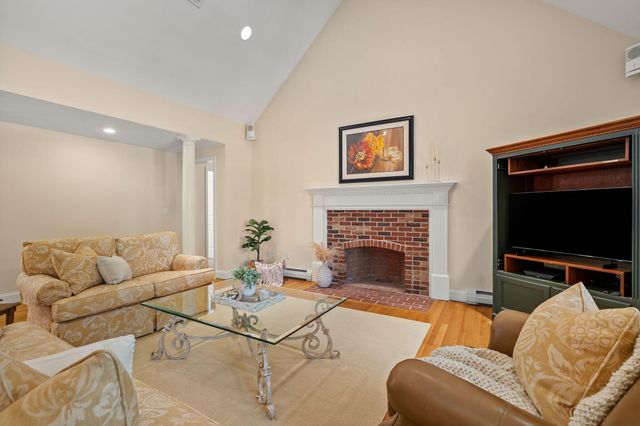 11 Sycamore Avenue, Sagamore Beach, MA 02562