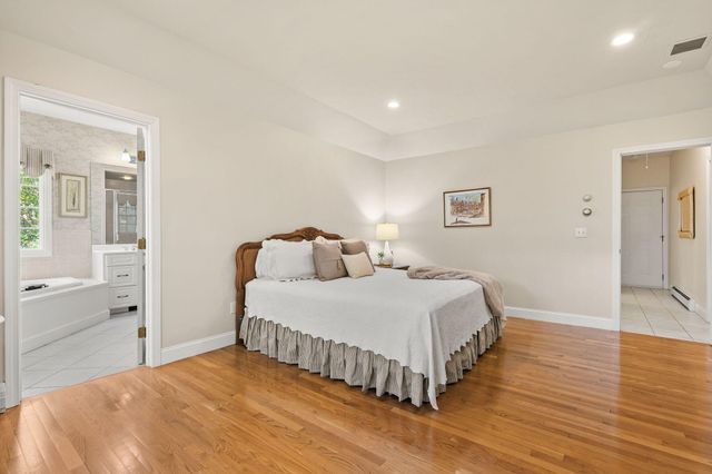 11 Sycamore Avenue, Sagamore Beach, MA 02562