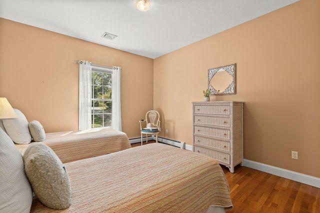 11 Sycamore Avenue, Sagamore Beach, MA 02562