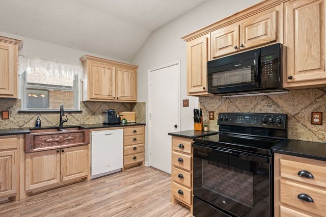 6917 Egan Way, Fort Worth, TX 76137