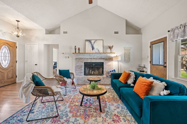 6917 Egan Way, Fort Worth, TX 76137