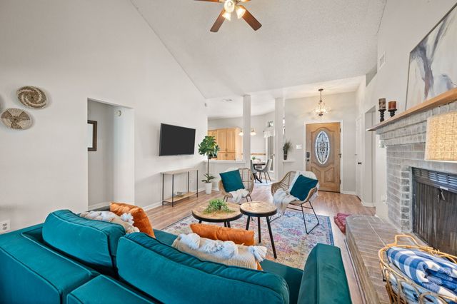 6917 Egan Way, Fort Worth, TX 76137