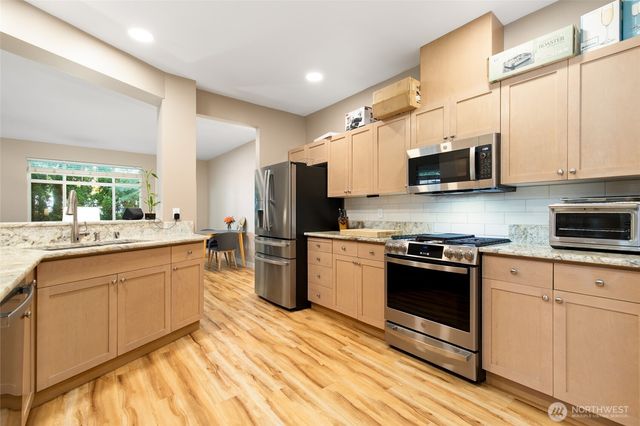 23124 NE 8th Place, Sammamish, WA 98074