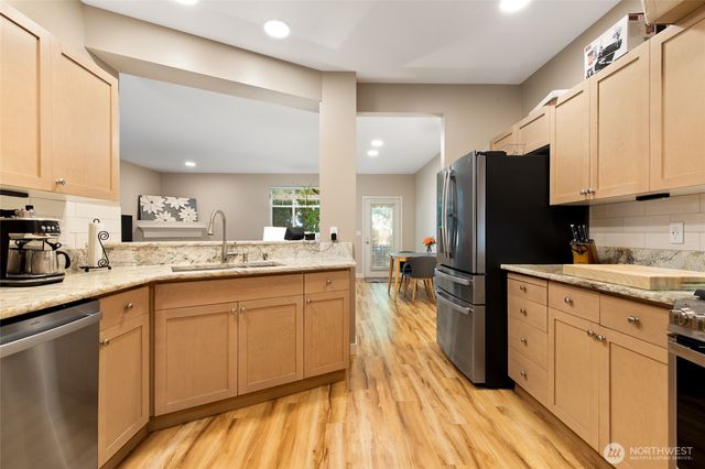 23124 NE 8th Place, Sammamish, WA 98074