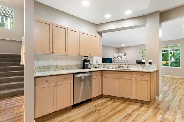 23124 NE 8th Place, Sammamish, WA 98074