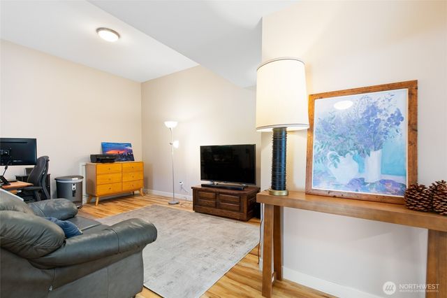 23124 NE 8th Place, Sammamish, WA 98074