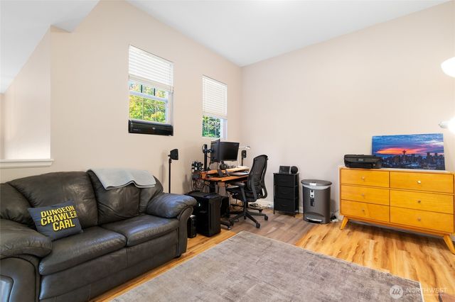 23124 NE 8th Place, Sammamish, WA 98074