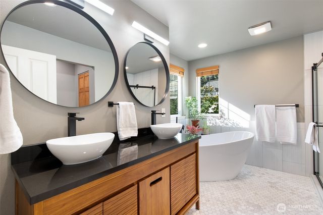 23124 NE 8th Place, Sammamish, WA 98074