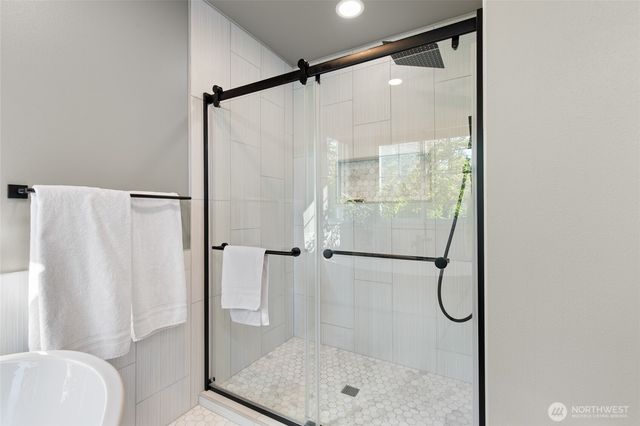 23124 NE 8th Place, Sammamish, WA 98074