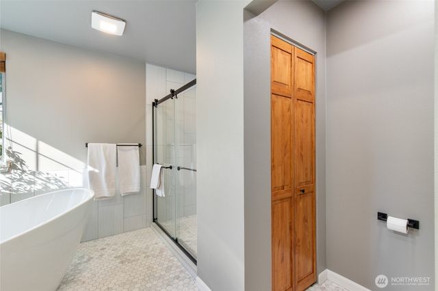 23124 NE 8th Place, Sammamish, WA 98074