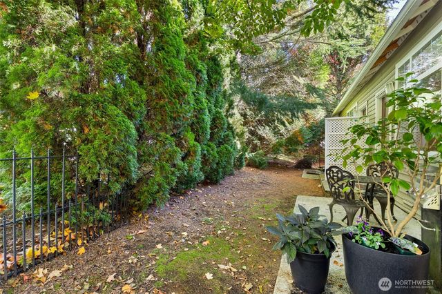 23124 NE 8th Place, Sammamish, WA 98074