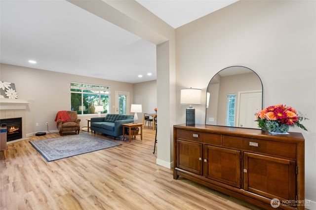 23124 NE 8th Place, Sammamish, WA 98074