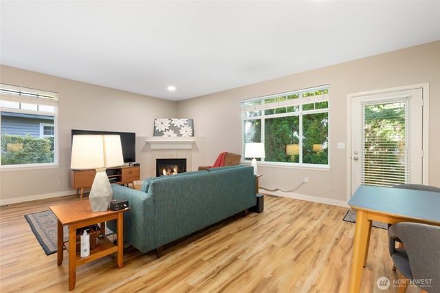 23124 NE 8th Place, Sammamish, WA 98074