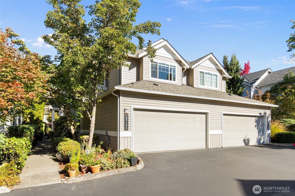 23124 NE 8th Place, Sammamish, WA 98074