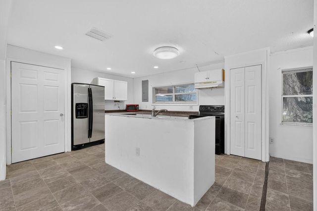 157 W GRANDVIEW DRIVE, East Palatka, FL 32131