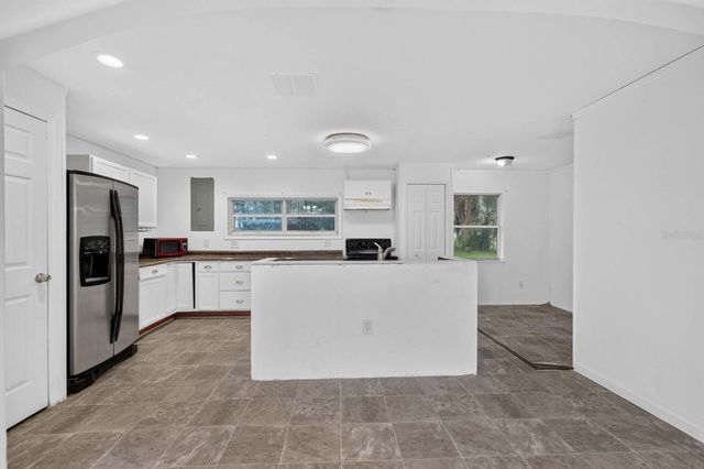 157 W GRANDVIEW DRIVE, East Palatka, FL 32131