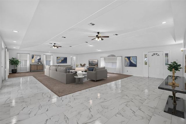 157 W GRANDVIEW DRIVE, East Palatka, FL 32131