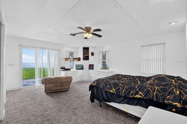 157 W GRANDVIEW DRIVE, East Palatka, FL 32131