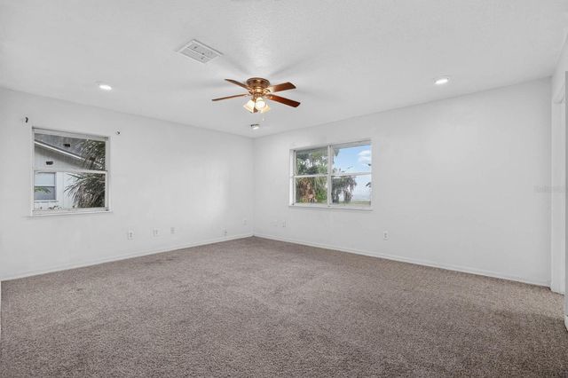 157 W GRANDVIEW DRIVE, East Palatka, FL 32131
