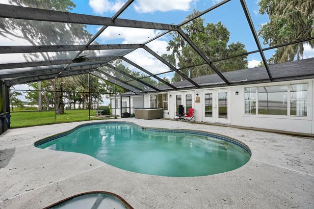 157 W GRANDVIEW DRIVE, East Palatka, FL 32131