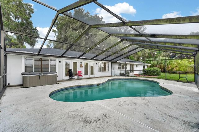 157 W GRANDVIEW DRIVE, East Palatka, FL 32131