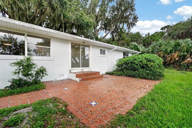 157 W GRANDVIEW DRIVE, East Palatka, FL 32131