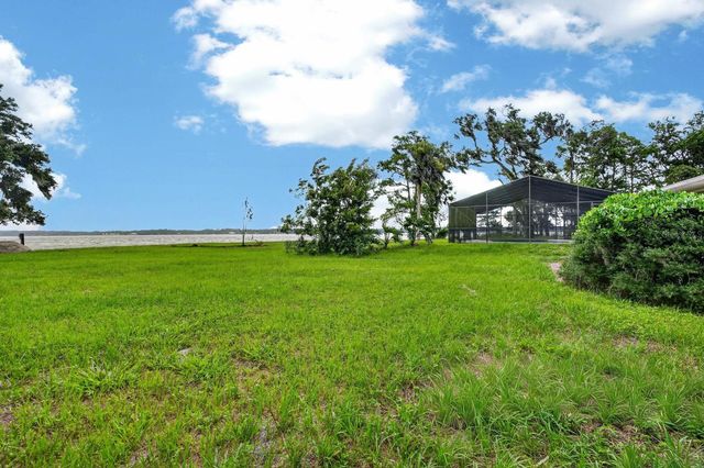 157 W GRANDVIEW DRIVE, East Palatka, FL 32131