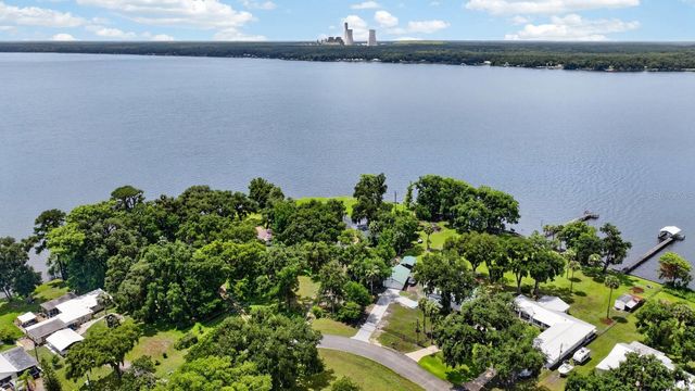 157 W GRANDVIEW DRIVE, East Palatka, FL 32131